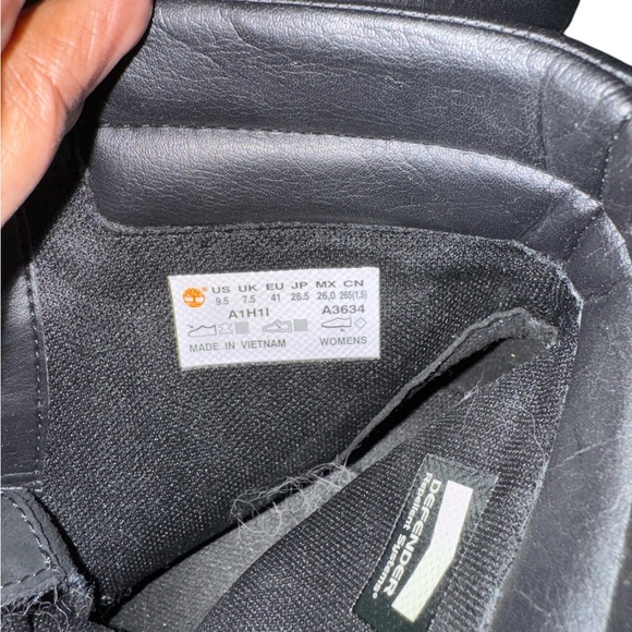 Timberland Black Lace-Up Tilson Ankle Boots EUC 9.5 - Picture 3 of 7